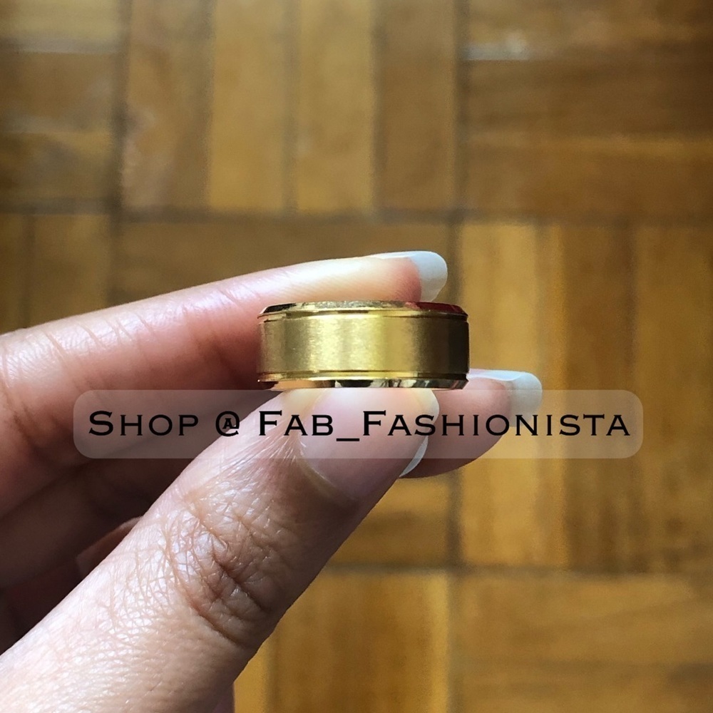 Gold tone wedding casual ring band size 7